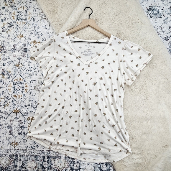 Torrid Girlfriend Heritage Slub V-Neck Flutter Sleeve Tee 0 Sweet Ditsy Floral - Picture 1 of 5
